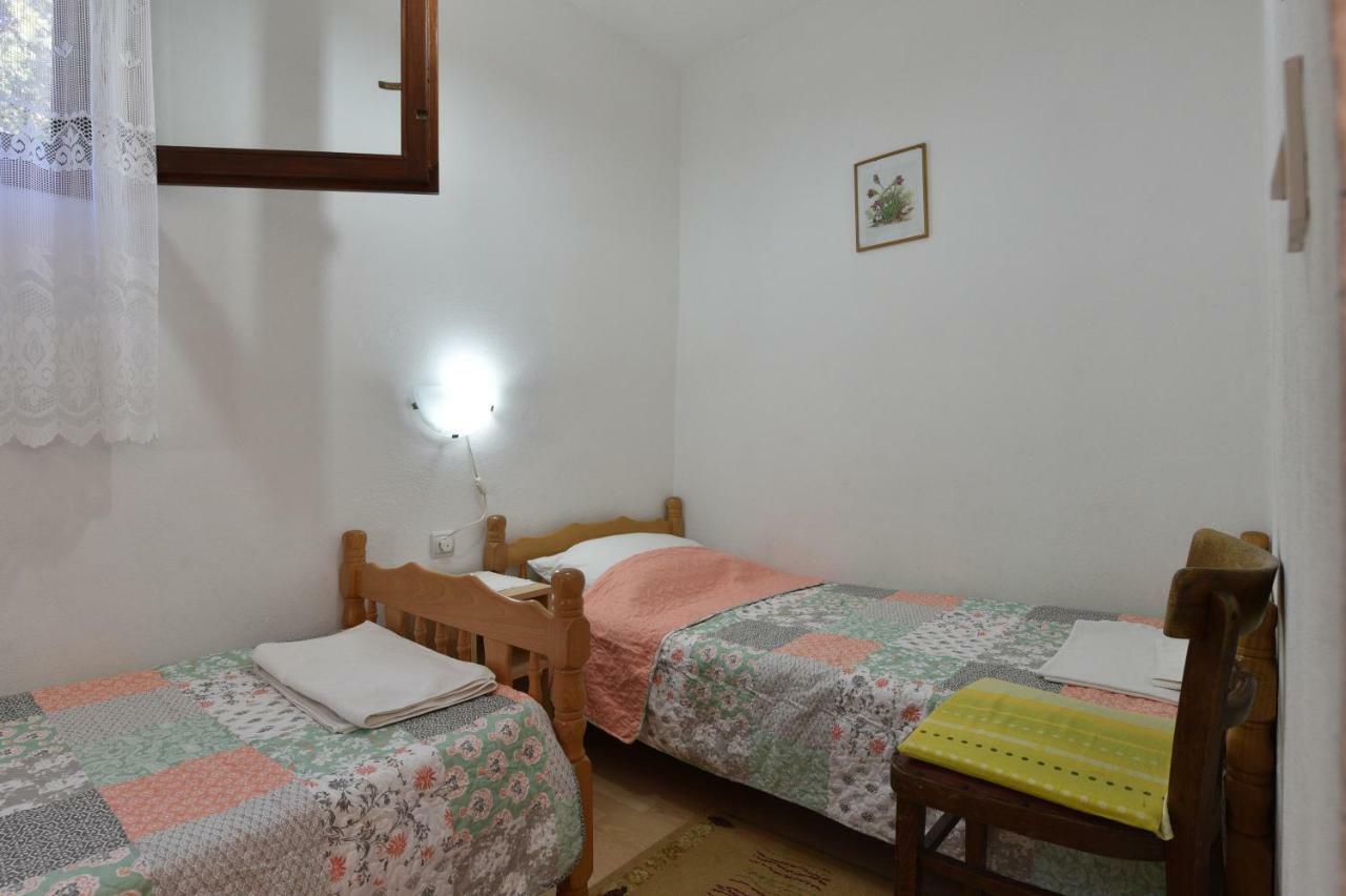 Apartmani Marko Gdinj Exteriér fotografie